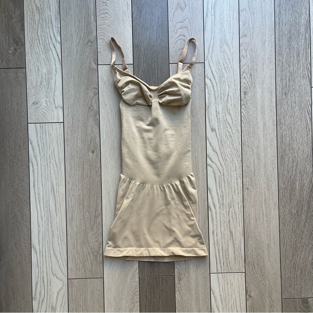 SKIMS Seamless Sculpt Beige Shapewear Large